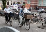 Amsterdam 4 juli 2012
Frits en Barbara Barend met (klein)zoon op de fiets.
Peter Smulders bv
