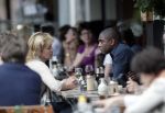 Amsterdam 3 juli 2012
Bryan Roy met een kennis op terras.
Peter Smulders bv