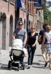 Amsterdam 7 juli 2012
Gallyon v Vessem met man achter de kinderwagen.
Peter Smulders bv
