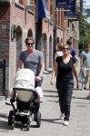 Amsterdam 7 juli 2012
Gallyon v Vessem met man achter de kinderwagen.
Peter Smulders bv