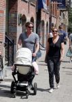 Amsterdam 7 juli 2012
Gallyon v Vessem met man achter de kinderwagen.
Peter Smulders bv
