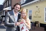 Huizen 7 juli 2012
Trouwen Jeroen Nieuwenhuize en zijn vrouw Kayla bij fletcher hotel in Huizen.
Peter Smulders bv