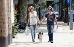 Amsterdam 5 juli 2012
Nicolette Kluijver zwanger met vriend en hond op straat.
Peter Smulders bv