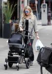 Amsterdam 3 juli 2012
Nicolette v Dam achter de kinderwagen op de cornelis schuytstraat.
Peter Smulders bv