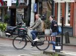 Amsterdam 22 juni 2012
Pierre Bokma met een vriendin op de fiets.
Peter Smulders bv