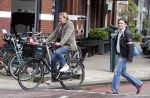 Amsterdam 22 juni 2012
Pierre Bokma met een vriendin op de fiets.
Peter Smulders bv