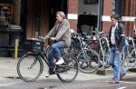 Amsterdam 22 juni 2012
Pierre Bokma met een vriendin op de fiets.
Peter Smulders bv