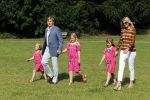 Wassenaar 7 juli 2012
Fotosessie met Prins Willem Alexander prinses Maxima Alexia Ariane en Amalia op landgoed de horsten.
Peter Smulder bv
