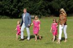 Wassenaar 7 juli 2012
Fotosessie met Prins Willem Alexander prinses Maxima Alexia Ariane en Amalia op landgoed de horsten.
Peter Smulder bv