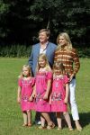 Wassenaar 7 juli 2012
Fotosessie met Prins Willem Alexander prinses Maxima Alexia Ariane en Amalia op landgoed de horsten.
Peter Smulder bv