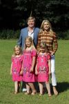 Wassenaar 7 juli 2012
Fotosessie met Prins Willem Alexander prinses Maxima Alexia Ariane en Amalia op landgoed de horsten.
Peter Smulder bv