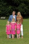 Wassenaar 7 juli 2012
Fotosessie met Prins Willem Alexander prinses Maxima Alexia Ariane en Amalia op landgoed de horsten.
Peter Smulder bv