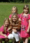 Wassenaar 7 juli 2012
Fotosessie met Prins Willem Alexander prinses Maxima Alexia Ariane en Amalia op landgoed de horsten.
Peter Smulder bv