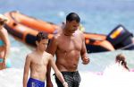 Ibiza 12 juli 2012
Ruud Gullit met zijn dochters Felicity Chermaine Joelle en zoon Maxim Gulli op vakantie op ibiza.
Peter Smulders bv