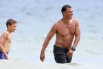 Ibiza 12 juli 2012
Ruud Gullit met zijn dochters Felicity Chermaine Joelle en zoon Maxim Gulli op vakantie op ibiza.
Peter Smulders bv