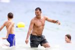 Ibiza 12 juli 2012
Ruud Gullit met zijn dochters Felicity Chermaine Joelle en zoon Maxim Gulli op vakantie op ibiza.
Peter Smulders bv