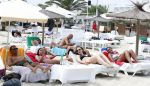 ibiza 12 juli 2012
Ruud Gullit met zijn kinderen Maxim Joelle Felicity en Chermaine op het strand.
Peter Smulders bv