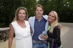Amsterdam 20 juni 2013
Boek presentatie Nina Veeneman Diets Noor Schutte Kerckhoff en Marieke Wigmans Bremers in het melkhuis in het vondelpark. Mariska Dietz met kinderen
Peter Smulders bv