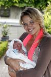 Losser 12 juni 2013
Thomas Berge en Myrthe Mylius met hun pas geboren zoontje Jack.
Peter Smulders bv