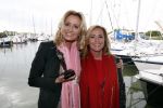 Muiden 10 juni 2013
Natasja Froger krijgt uit handen van Abgela Groothuizen de cosmoqueen award.
Peter Smulders bv