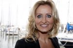 Muiden 10 juni 2013
Natasja Froger krijgt uit handen van Abgela Groothuizen de cosmoqueen award.
Peter Smulders bv