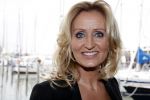 Muiden 10 juni 2013
Natasja Froger krijgt uit handen van Abgela Groothuizen de cosmoqueen award.
Peter Smulders bv