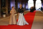 Amsterdam, 29 April 2013
Vertrek Kon. familie vanuit Paleis op de Dam naar het diner in het Rijksmuseum
Prinses Irene met haar zus Prinses Christina
Foto Peter Smulders BV