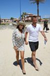 Sevilla, 19 en 20 Juni 2013
Rafel v d Vaart met zijn vriendin Sabia Boulahrouz en hun drie kinderen
Damian v d Vaart, Amaya Boulahrouz en Daamin Boulahrouz op het strand en bij hun hotel voor hun gezamelijk eerste vakantie samen.
Foto Peter Smulders BV