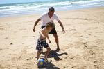 Sevilla, 19 en 20 Juni 2013
Rafel v d Vaart met zijn vriendin Sabia Boulahrouz en hun drie kinderen
Damian v d Vaart, Amaya Boulahrouz en Daamin Boulahrouz op het strand en bij hun hotel voor hun gezamelijk eerste vakantie samen.
Foto Peter Smulders BV