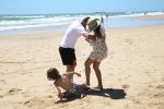 Sevilla, 19 en 20 Juni 2013
Rafel v d Vaart met zijn vriendin Sabia Boulahrouz en hun drie kinderen
Damian v d Vaart, Amaya Boulahrouz en Daamin Boulahrouz op het strand en bij hun hotel voor hun gezamelijk eerste vakantie samen.
Foto Peter Smulders BV