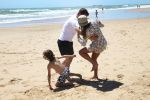 Sevilla, 19 en 20 Juni 2013
Rafel v d Vaart met zijn vriendin Sabia Boulahrouz en hun drie kinderen
Damian v d Vaart, Amaya Boulahrouz en Daamin Boulahrouz op het strand en bij hun hotel voor hun gezamelijk eerste vakantie samen.
Foto Peter Smulders BV