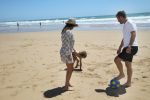 Sevilla, 19 en 20 Juni 2013
Rafel v d Vaart met zijn vriendin Sabia Boulahrouz en hun drie kinderen
Damian v d Vaart, Amaya Boulahrouz en Daamin Boulahrouz op het strand en bij hun hotel voor hun gezamelijk eerste vakantie samen.
Foto Peter Smulders BV