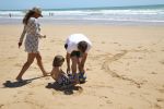 Sevilla, 19 en 20 Juni 2013
Rafel v d Vaart met zijn vriendin Sabia Boulahrouz en hun drie kinderen
Damian v d Vaart, Amaya Boulahrouz en Daamin Boulahrouz op het strand en bij hun hotel voor hun gezamelijk eerste vakantie samen.
Foto Peter Smulders BV