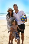 Sevilla, 19 en 20 Juni 2013
Rafel v d Vaart met zijn vriendin Sabia Boulahrouz en hun drie kinderen
Damian v d Vaart, Amaya Boulahrouz en Daamin Boulahrouz op het strand en bij hun hotel voor hun gezamelijk eerste vakantie samen.
Foto Peter Smulders BV