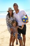 Sevilla, 19 en 20 Juni 2013
Rafel v d Vaart met zijn vriendin Sabia Boulahrouz en hun drie kinderen
Damian v d Vaart, Amaya Boulahrouz en Daamin Boulahrouz op het strand en bij hun hotel voor hun gezamelijk eerste vakantie samen.
Foto Peter Smulders BV
