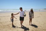 Sevilla, 19 en 20 Juni 2013
Rafel v d Vaart met zijn vriendin Sabia Boulahrouz en hun drie kinderen
Damian v d Vaart, Amaya Boulahrouz en Daamin Boulahrouz op het strand en bij hun hotel voor hun gezamelijk eerste vakantie samen.
Foto Peter Smulders BV