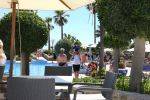 Sevilla, 19 en 20 Juni 2013
Rafel v d Vaart met zijn vriendin Sabia Boulahrouz en hun drie kinderen
Damian v d Vaart, Amaya Boulahrouz en Daamin Boulahrouz op het strand en bij hun hotel voor hun gezamelijk eerste vakantie samen.
Foto Peter Smulders BV