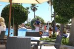 Sevilla, 19 en 20 Juni 2013
Rafel v d Vaart met zijn vriendin Sabia Boulahrouz en hun drie kinderen
Damian v d Vaart, Amaya Boulahrouz en Daamin Boulahrouz op het strand en bij hun hotel voor hun gezamelijk eerste vakantie samen.
Foto Peter Smulders BV
