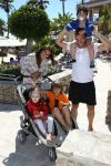 Sevilla, 19 en 20 Juni 2013
Rafel v d Vaart met zijn vriendin Sabia Boulahrouz en hun drie kinderen
Damian v d Vaart, Amaya Boulahrouz en Daamin Boulahrouz op het strand en bij hun hotel voor hun gezamelijk eerste vakantie samen.
Foto Peter Smulders BV