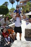 Sevilla, 19 en 20 Juni 2013
Rafel v d Vaart met zijn vriendin Sabia Boulahrouz en hun drie kinderen
Damian v d Vaart, Amaya Boulahrouz en Daamin Boulahrouz op het strand en bij hun hotel voor hun gezamelijk eerste vakantie samen.
Foto Peter Smulders BV