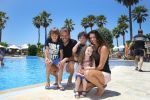 Sevilla, 19 en 20 Juni 2013
Rafel v d Vaart met zijn vriendin Sabia Boulahrouz en hun drie kinderen
Damian v d Vaart, Amaya Boulahrouz en Daamin Boulahrouz op het strand en bij hun hotel voor hun gezamelijk eerste vakantie samen.
Foto Peter Smulders BV
