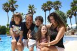Sevilla, 19 en 20 Juni 2013
Rafel v d Vaart met zijn vriendin Sabia Boulahrouz en hun drie kinderen
Damian v d Vaart, Amaya Boulahrouz en Daamin Boulahrouz op het strand en bij hun hotel voor hun gezamelijk eerste vakantie samen.
Foto Peter Smulders BV