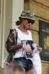 Amsterdam 26 juni 2013
Rihanna vertrekt bij het amstel hotel na haar concerten in het ziggo dome. Ze ging met de tourbus naar Keulen.
Peter Smulders bv