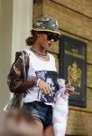 Amsterdam 26 juni 2013
Rihanna vertrekt bij het amstel hotel na haar concerten in het ziggo dome. Ze ging met de tourbus naar Keulen.
Peter Smulders bv