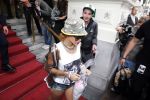 Amsterdam 26 juni 2013
Rihanna vertrekt bij het amstel hotel na haar concerten in het ziggo dome. Ze ging met de tourbus naar Keulen.
Peter Smulders bv