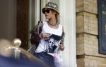 Amsterdam 26 juni 2013
Rihanna vertrekt bij het amstel hotel na haar concerten in het ziggo dome. Ze ging met de tourbus naar Keulen.
Peter Smulders bv
