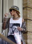 Amsterdam 26 juni 2013
Rihanna vertrekt bij het amstel hotel na haar concerten in het ziggo dome. Ze ging met de tourbus naar Keulen.
Peter Smulders bv