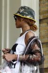 Amsterdam 26 juni 2013
Rihanna vertrekt bij het amstel hotel na haar concerten in het ziggo dome. Ze ging met de tourbus naar Keulen.
Peter Smulders bv
