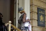 Amsterdam 26 juni 2013
Rihanna vertrekt bij het amstel hotel na haar concerten in het ziggo dome. Ze ging met de tourbus naar Keulen.
Peter Smulders bv