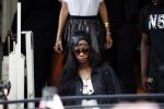 Amsterdam 24 juni 2013
Rihanna verlaat het Amstel hotel en laat haar beveiliging een fan ophalen om met haar mee te rijden in de auto. Goede vriendin Rihanna
Peter Smulders bv